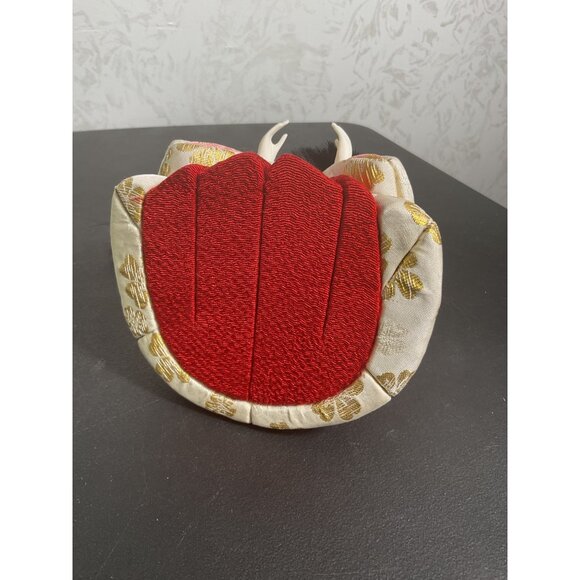 Japanese Princess Doll With Red Kimono & Gold Floral Pattern Sitting - Picture 5 of 6